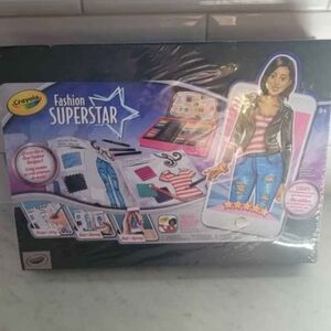 Crayola Fashion Superstar Design Kit
